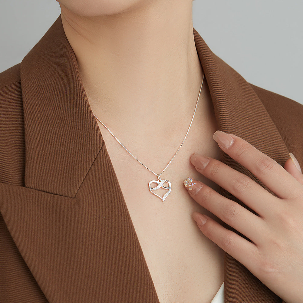 Luxury Heart Pendant Necklace