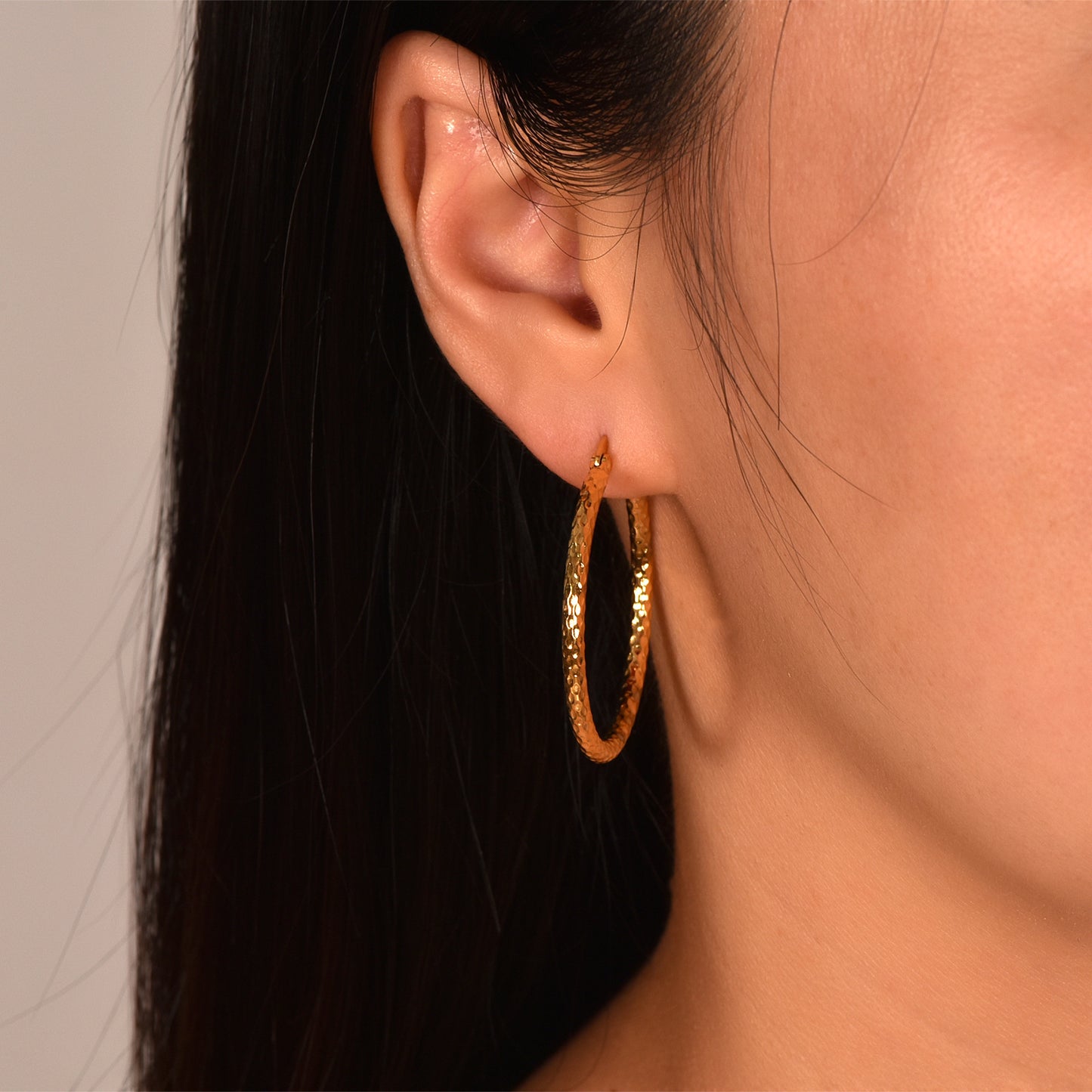 Gold Hoop Earrings – Minimalist 18K Plated
